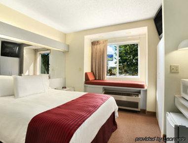 Quality Inn & Suites Watertown Fort Drum Calcium Quarto foto